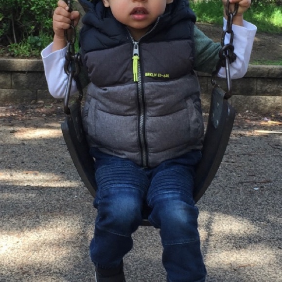 H&M Hooded Puffer Vest - Picture 7 of 7